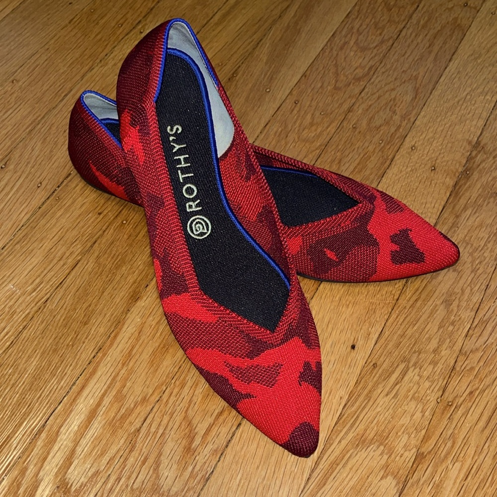 Rothy’s W10.5 red camo pointed flats - LIKE NEW!